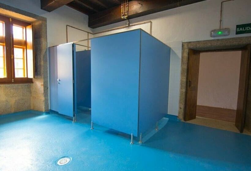 Кровать в Общей Комнате, Monasterio Y Pension De Moraime