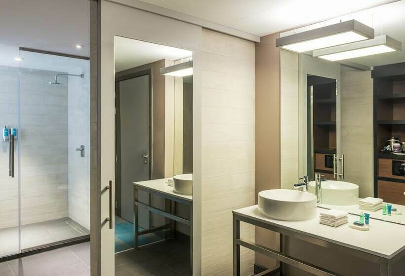 סוויטת ג'וניור, Aloft Al Ain