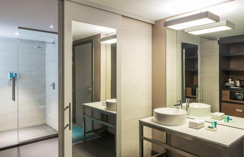 스위트 킹사이즈 침대, Aloft Al Ain