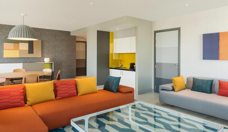 스위트 킹사이즈 침대, Aloft Al Ain