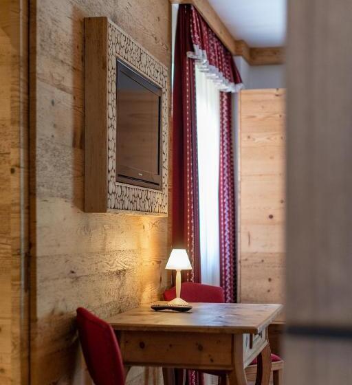 スタンダードルーム, Christine