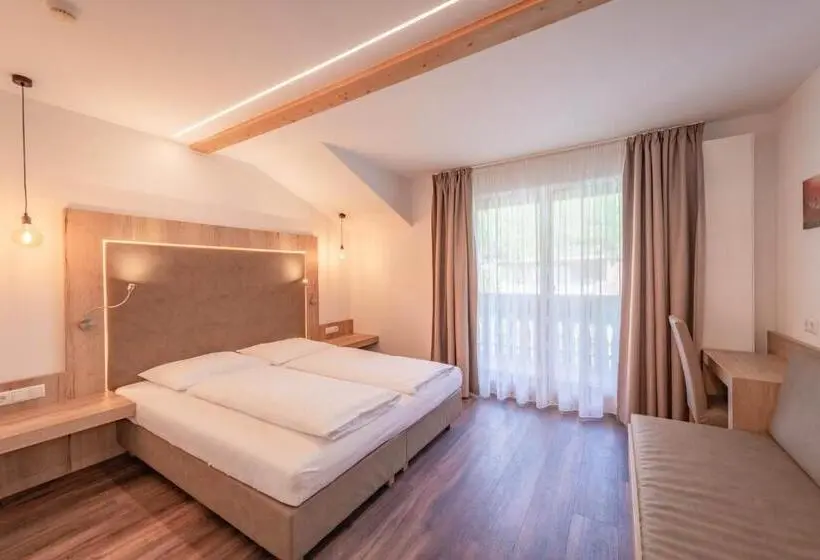 Standard-huone, Christine