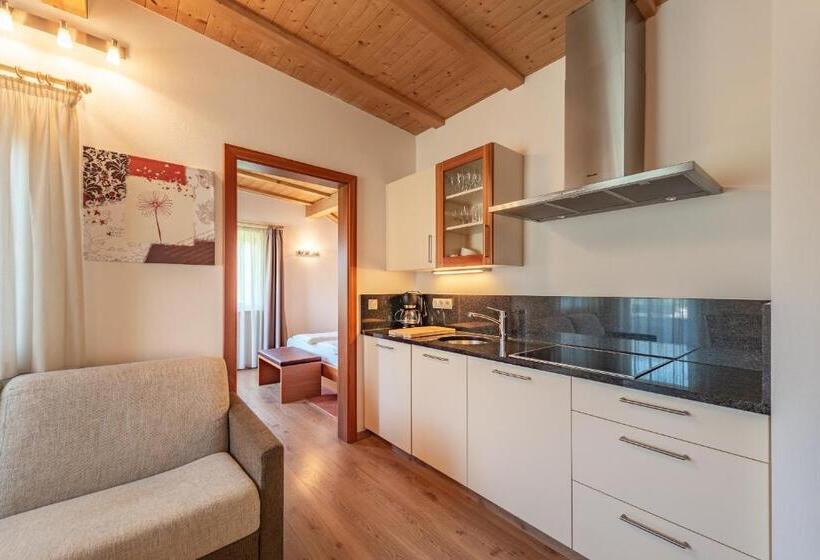 １ベッドルームアパートメント, Christine