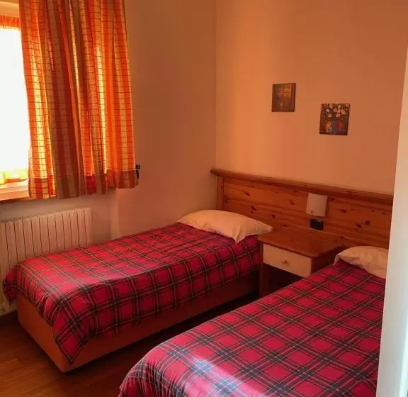 Standard-huone, Culmine