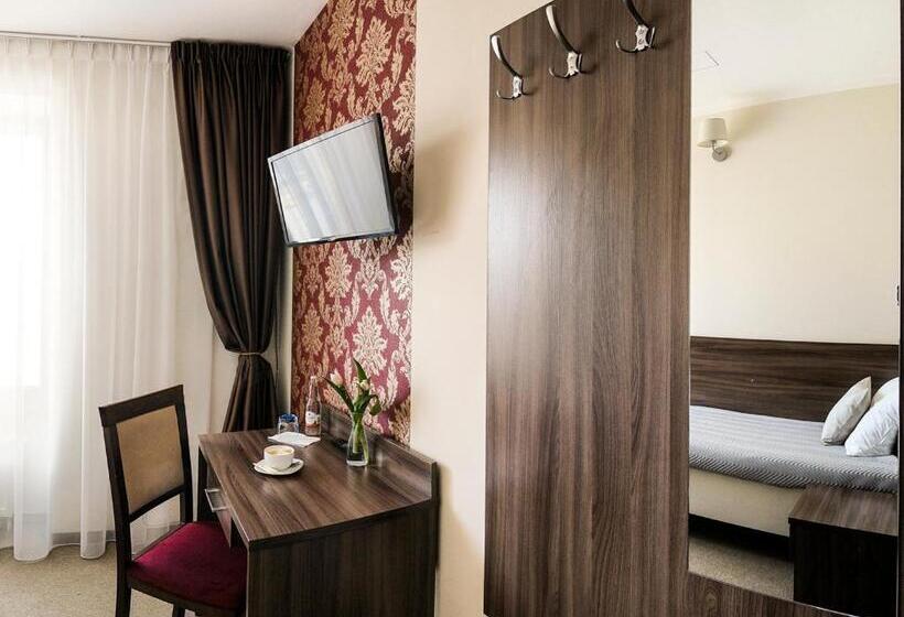 Номер Стандарт Индивидуальный, Dąbrowski