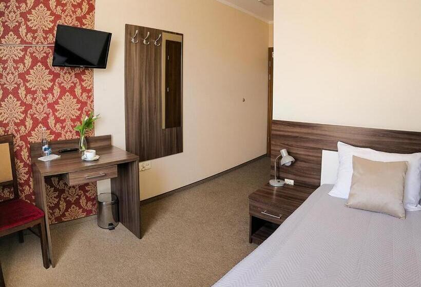 Номер Стандарт Индивидуальный, Dąbrowski