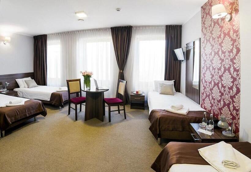 Четырехместный Номер Стандарт, Dąbrowski