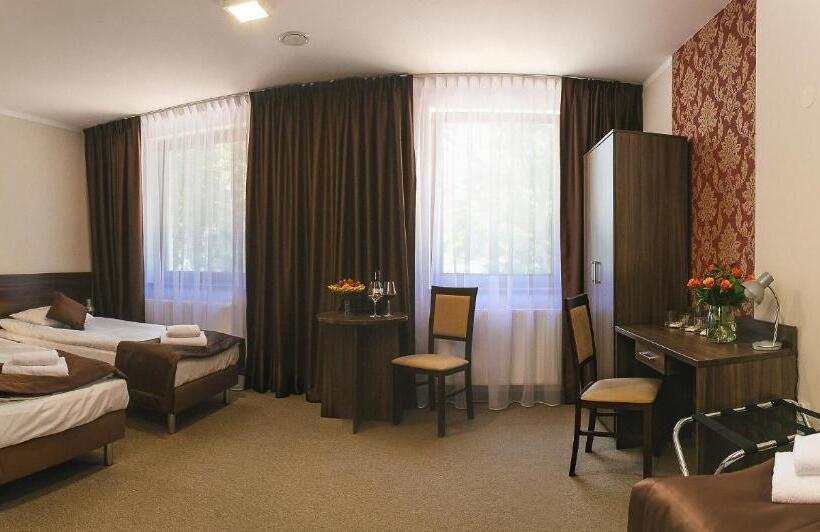 Четырехместный Номер Стандарт, Dąbrowski