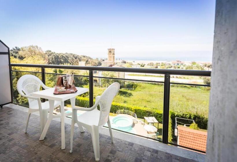 Triple Room Sea View, King