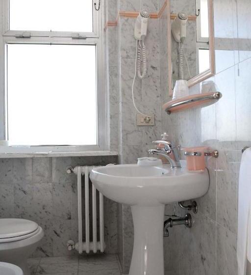 Triple Room Sea View, King