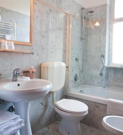 스탠다드 트리플 발코니 룸, King