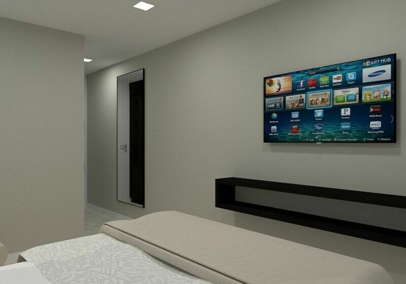 غرفة قياسية مطلّة علي الحديقة, Lumbarda