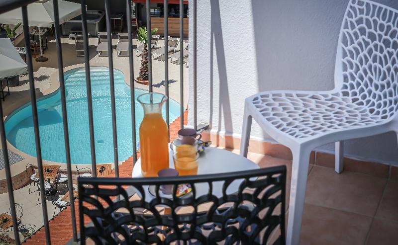 غرفة قياسية مطلّة علي البحر, Lumbarda