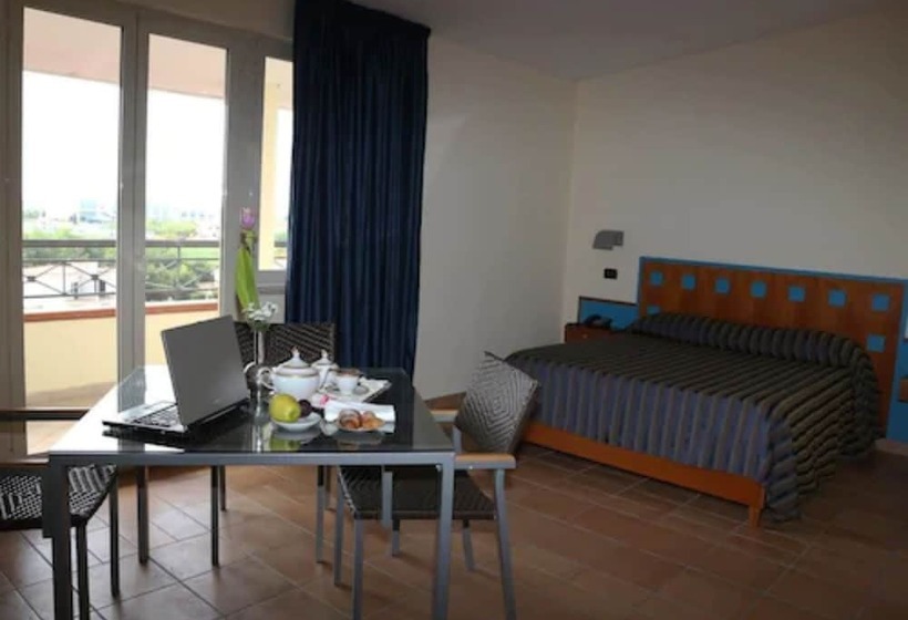 家庭间, Resort Il Panfilo