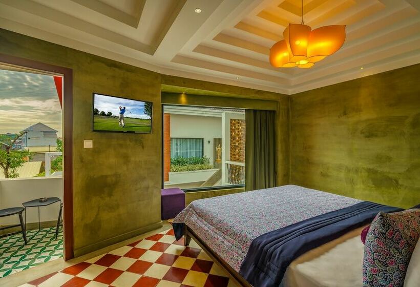 اتاق لوکس با چشم‌انداز استخر, The Secret Corner Unique Residence