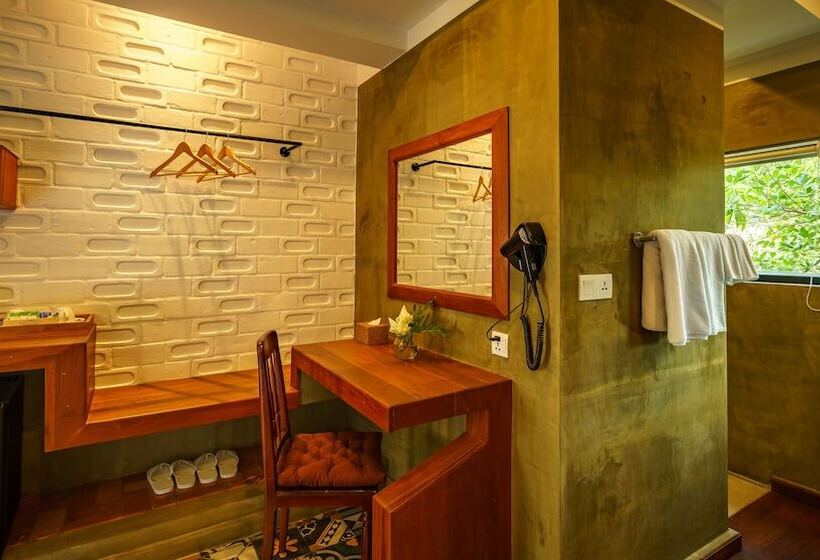 اتاق لوکس با بالکن, The Secret Corner Unique Residence