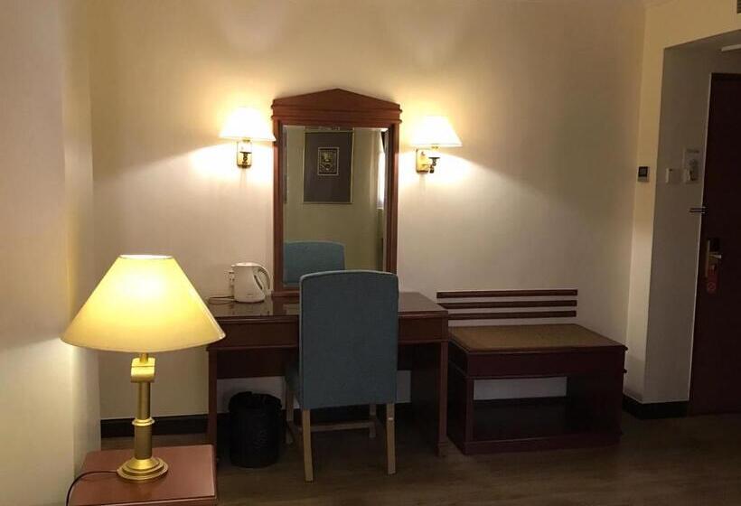 싱글 디럭스 룸, The Executive Hotel Lahad Datu