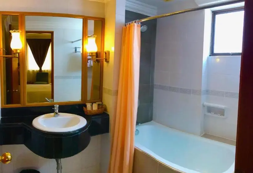 スーペリアースイート, The Executive Hotel Lahad Datu