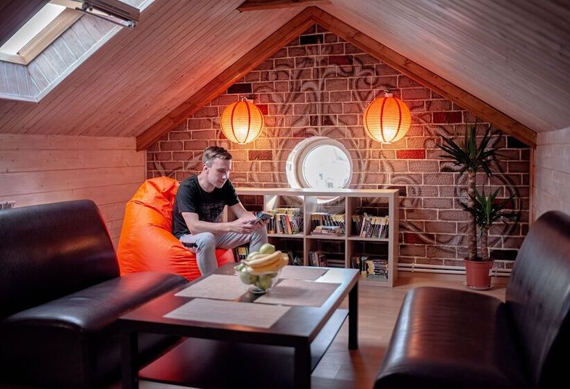 اتاق خانوادگی با سرویس بهداشتی مشترک, Nice Hostel 33