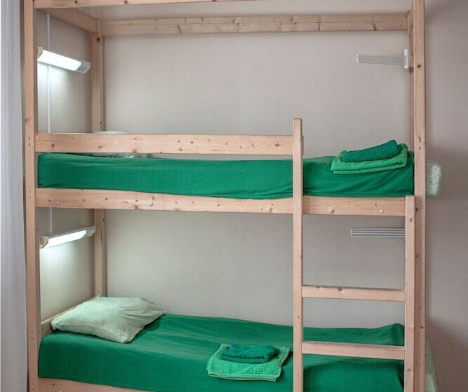 اتاق خانوادگی با سرویس بهداشتی مشترک, Nice Hostel 33