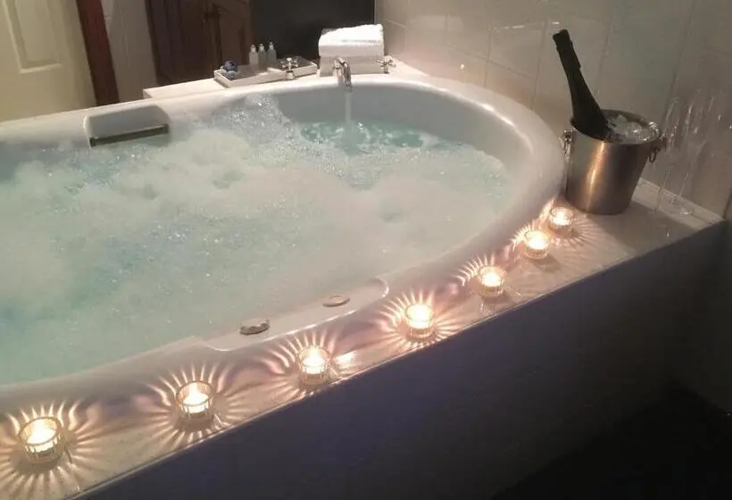 スタンダードスタジオ, Wine And Roses Bed And Breakfast