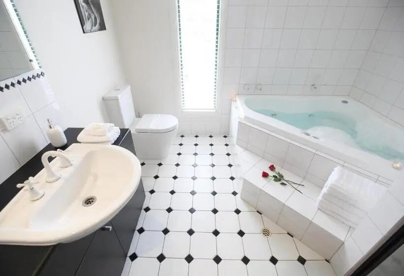 キングサイズベッドのデラックススイート, Wine And Roses Bed And Breakfast