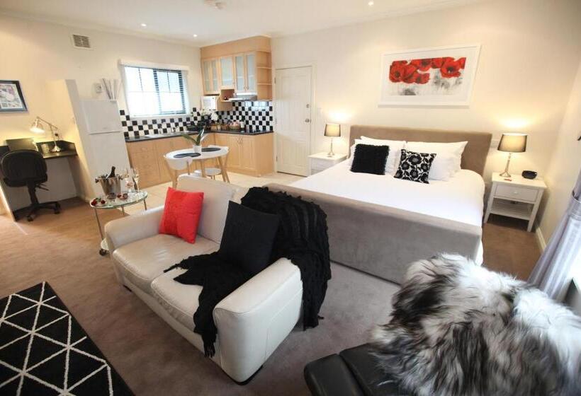 Люкс Deluxe Кровать Кинг, Wine And Roses Bed And Breakfast