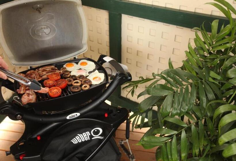 Люкс Кровать Кинг, Wine And Roses Bed And Breakfast