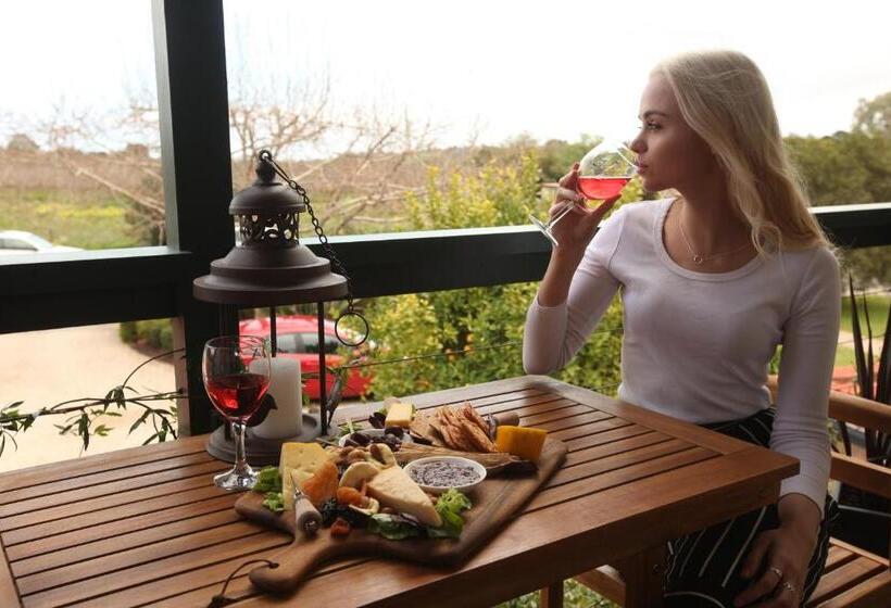 Люкс Кровать Кинг, Wine And Roses Bed And Breakfast