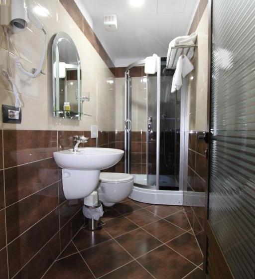 家庭间, Panorama Hotel Central