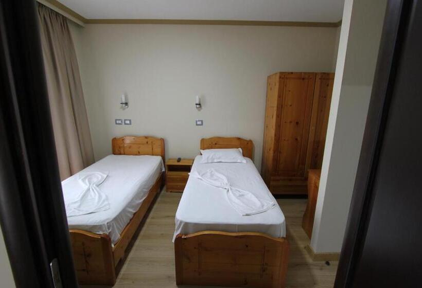 家庭间, Panorama Hotel Central