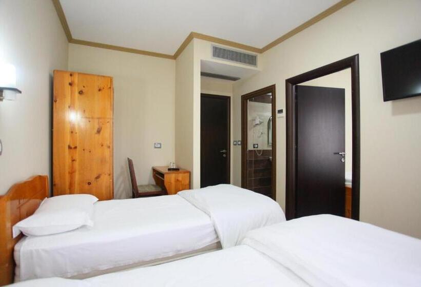 家庭间, Panorama Hotel Central