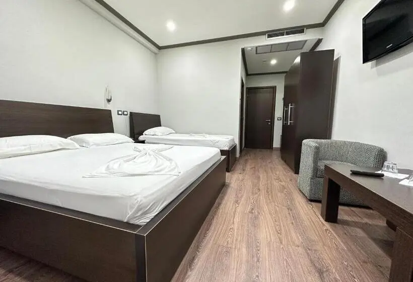 اتاق استاندارد سه نفره, Panorama Hotel Central