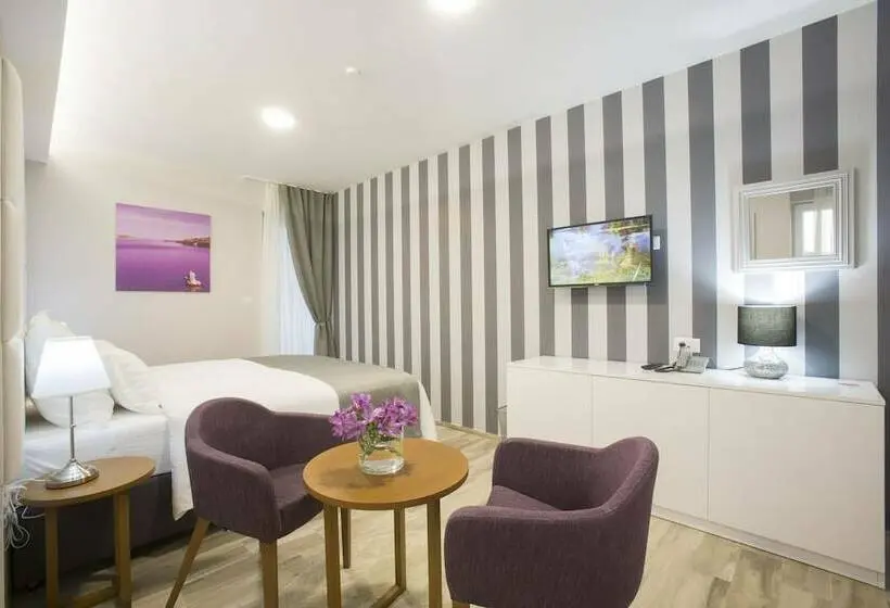 اتاق لوکس با بالکن, Boutique Hotel Intermezzo Pag Centre
