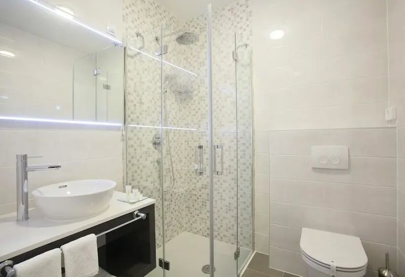 اتاق لوکس با بالکن, Boutique Hotel Intermezzo Pag Centre