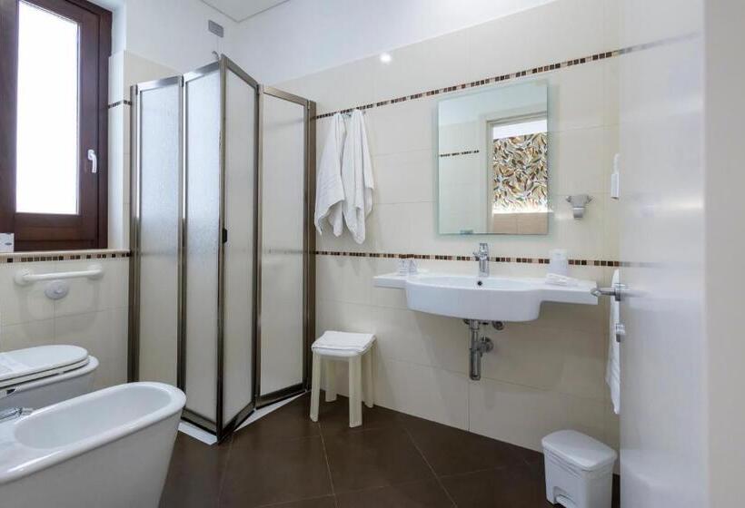 غرفة قياسية بالطابق الأرضى, Alaba