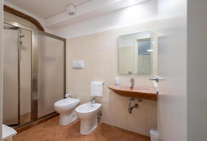 جناح جونيور, Alaba