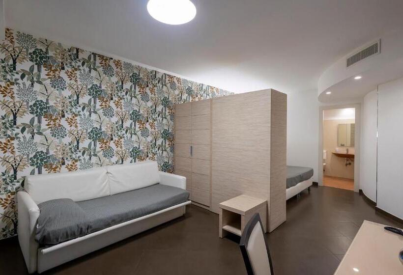 جناح جونيور, Alaba