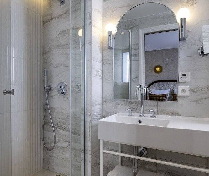 スタンダードルーム, Des Carmes By Malone