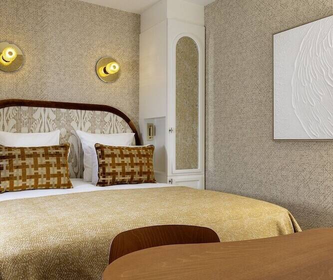 ファミリールーム, Des Carmes By Malone