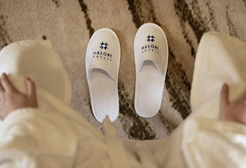 スタンダードルーム, Des Carmes By Malone