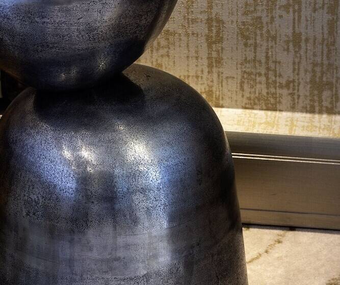 スタンダードルーム, Des Carmes By Malone