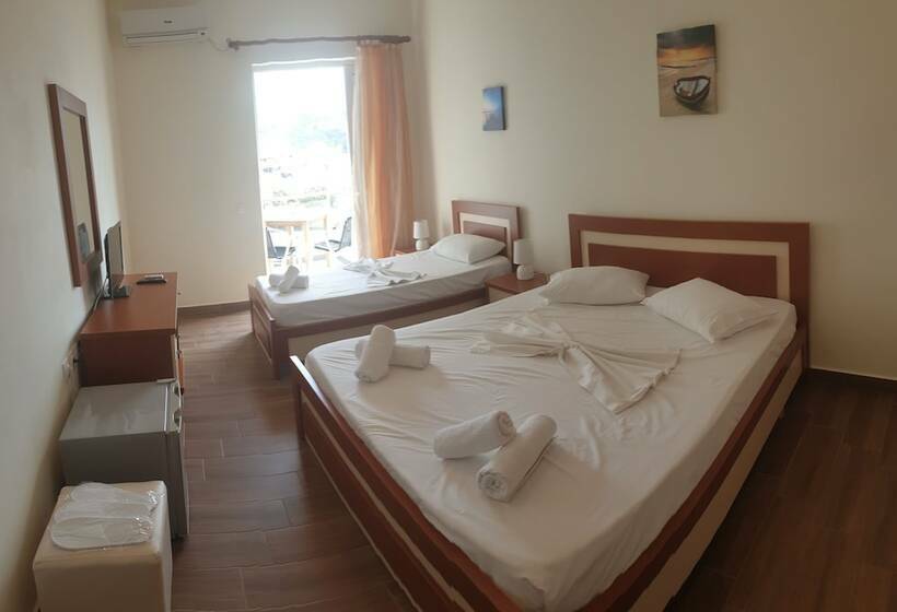Triple Room Sea View, Golde Beach