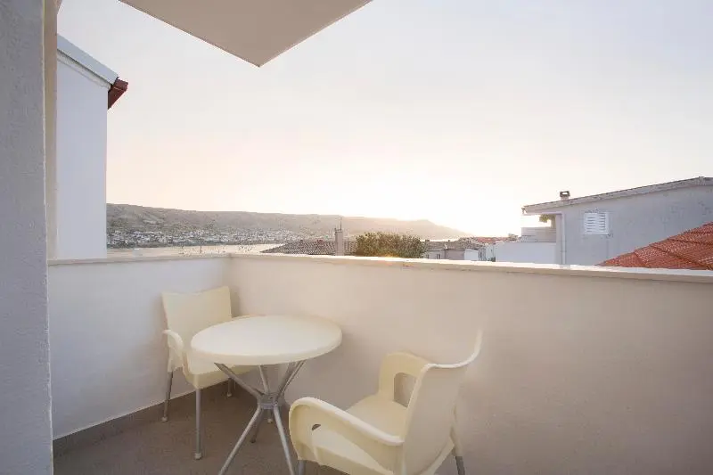 اتاق لوکس با بالکن, Boutique Hotel Intermezzo Pag Centre