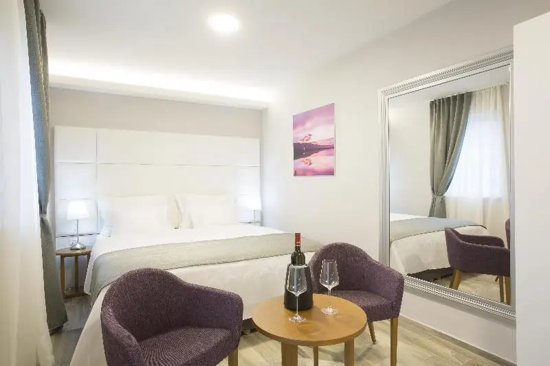 اتاق لوکس با بالکن, Boutique Hotel Intermezzo Pag Centre