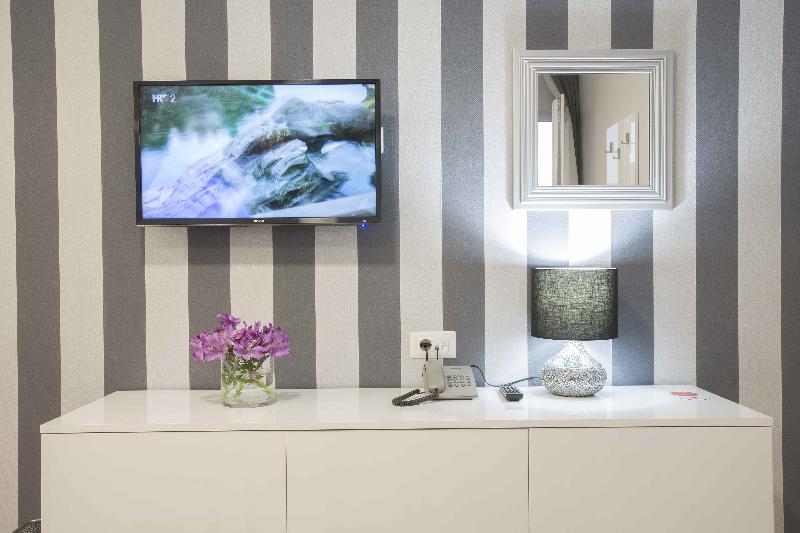 اتاق لوکس با بالکن, Boutique Hotel Intermezzo   Pag Centre