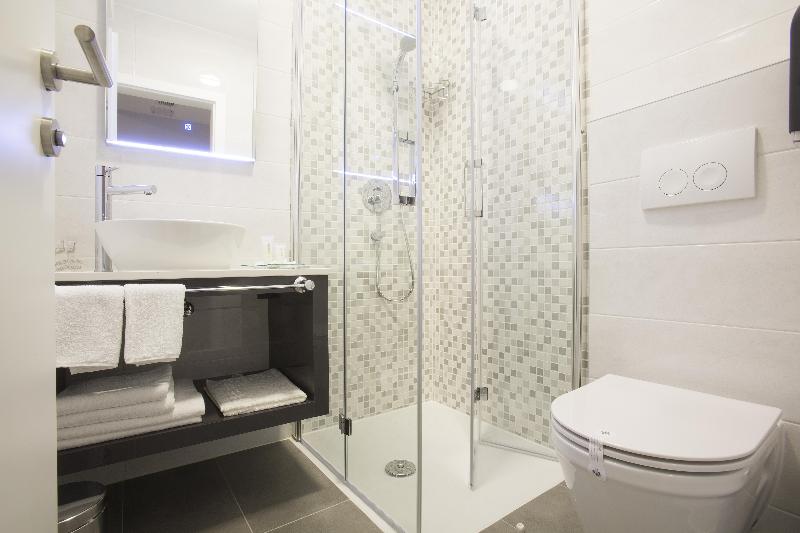 اتاق لوکس با بالکن, Boutique Hotel Intermezzo   Pag Centre