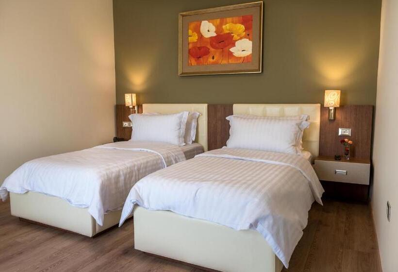 스탠다드 룸, Keit