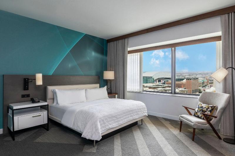 带大床的套房, Le Méridien Houston Downtown