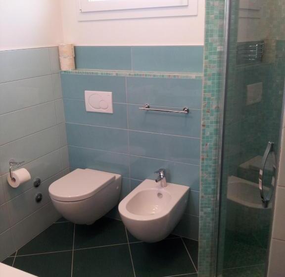 Номер Стандарт Вид на Море, Mayer